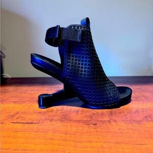 United Nude Structural Sculptured Sandal/ Mule sz 38